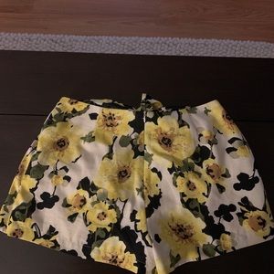 JOA Sunflower shorts